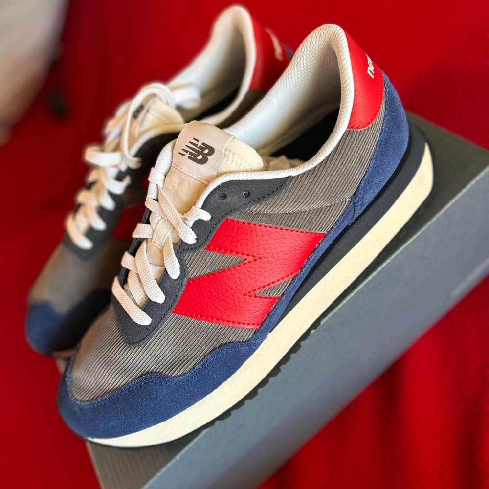 New Balance 237